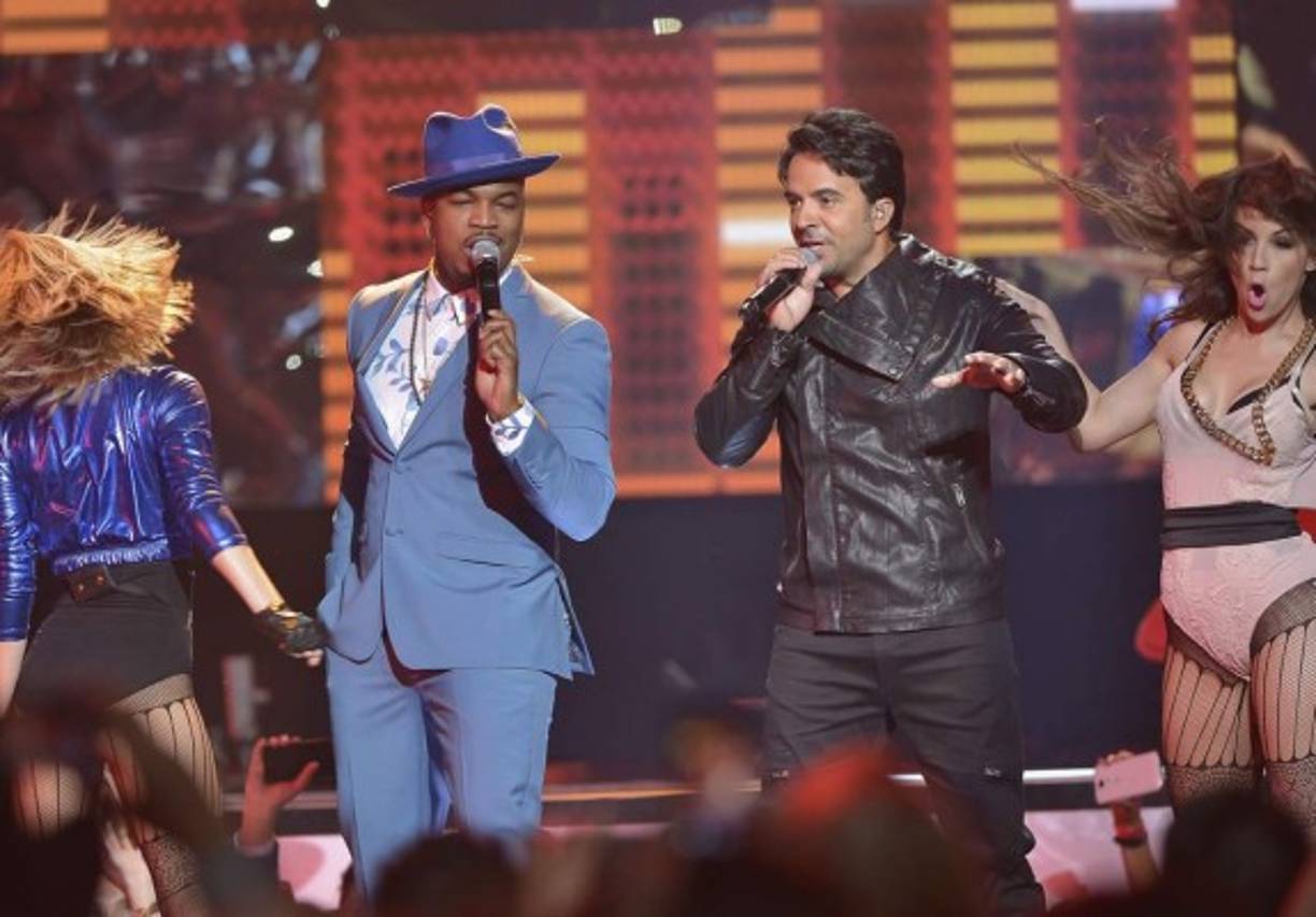 Neyo hizo un show fascinante cuando cantó su Hit 'Give me Everything Tonight' junto a Luis Fonsi y Afrojack.