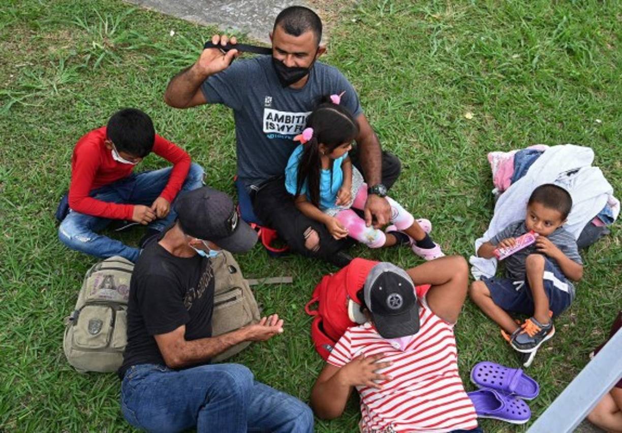 A la caravana pretenden sumarse entre 1.500 y 2.000 hondureños en las próximas horas, según el anuncio realizado por redes sociales desde el pasado 1 de enero, pese a las advertencia de Guatemala y México de no permitir el ingreso de personas que se movilicen de manera irregular.