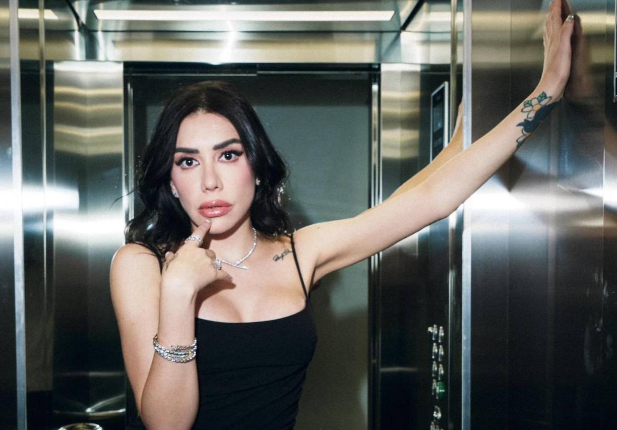 Su ingreso a la casa más famosa de México fue uno de los más polémicos, pues muchos creían que su participación sería parecida a lo que hizo en el reality de MTV; sin embargo, ha sorprendido, pues ingresó aportando buena vibra, alejada de las pelas y escándalos, provocando risas y además, está creando nuevas amistades.