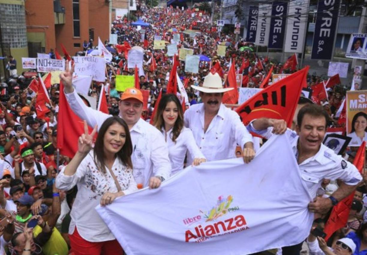La joven se unió a la campaña del candidato presidencial Salvador Nasralla y tras ejercer el sufragio invitó a la juventud hondureña a 'marcar la diferencia por la alternativa al cambio'.