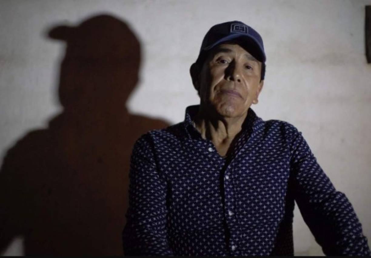 'No lo secuestré, no lo torturé y no maté' al agente de la Agencia Antidroga (DEA), dijo el fundador del cártel de Guadalajara, quien admitió haber estado 'en el lugar equivocado', pero nada más. La DEA ofrece una recompensa de cinco millones de dólares por información que lleve a la captura de Caro Quintero, quien enfrenta una orden de detención con fines de extradición por diversos delitos de los que se le acusa en un tribunal de California.