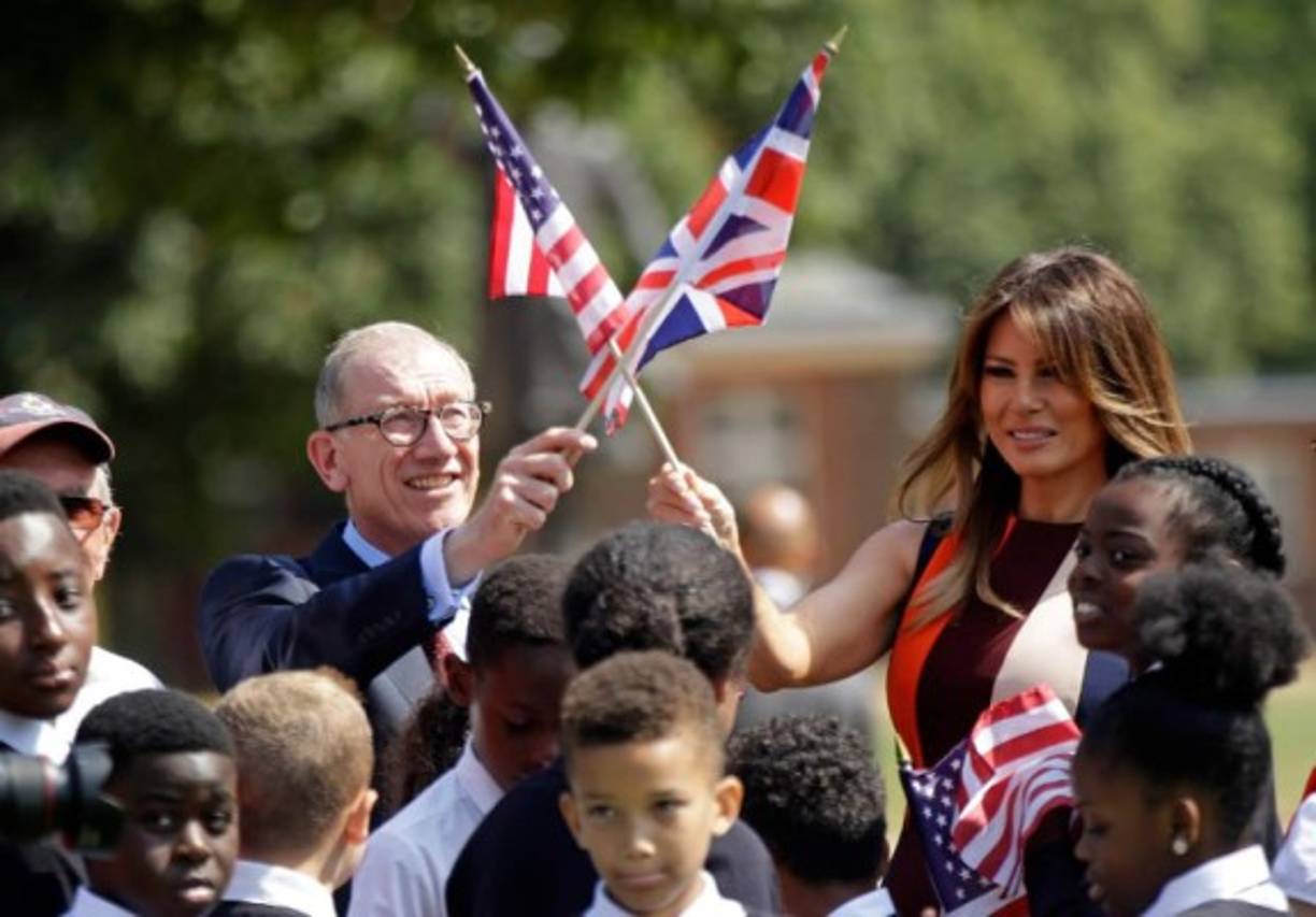 La primera dama estuvo acompañada de Philip May, el marido de la primera ministra británica, la conservadora Theresa May.