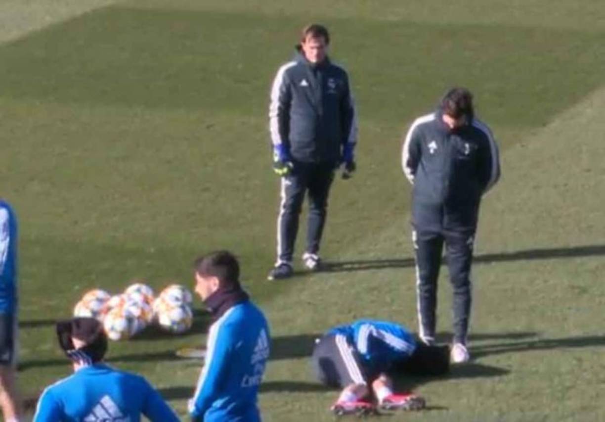Nacho estuvo varios minutos tendido en el césped y el cuerpo técnico del Real Madrid se mostró preocupado.