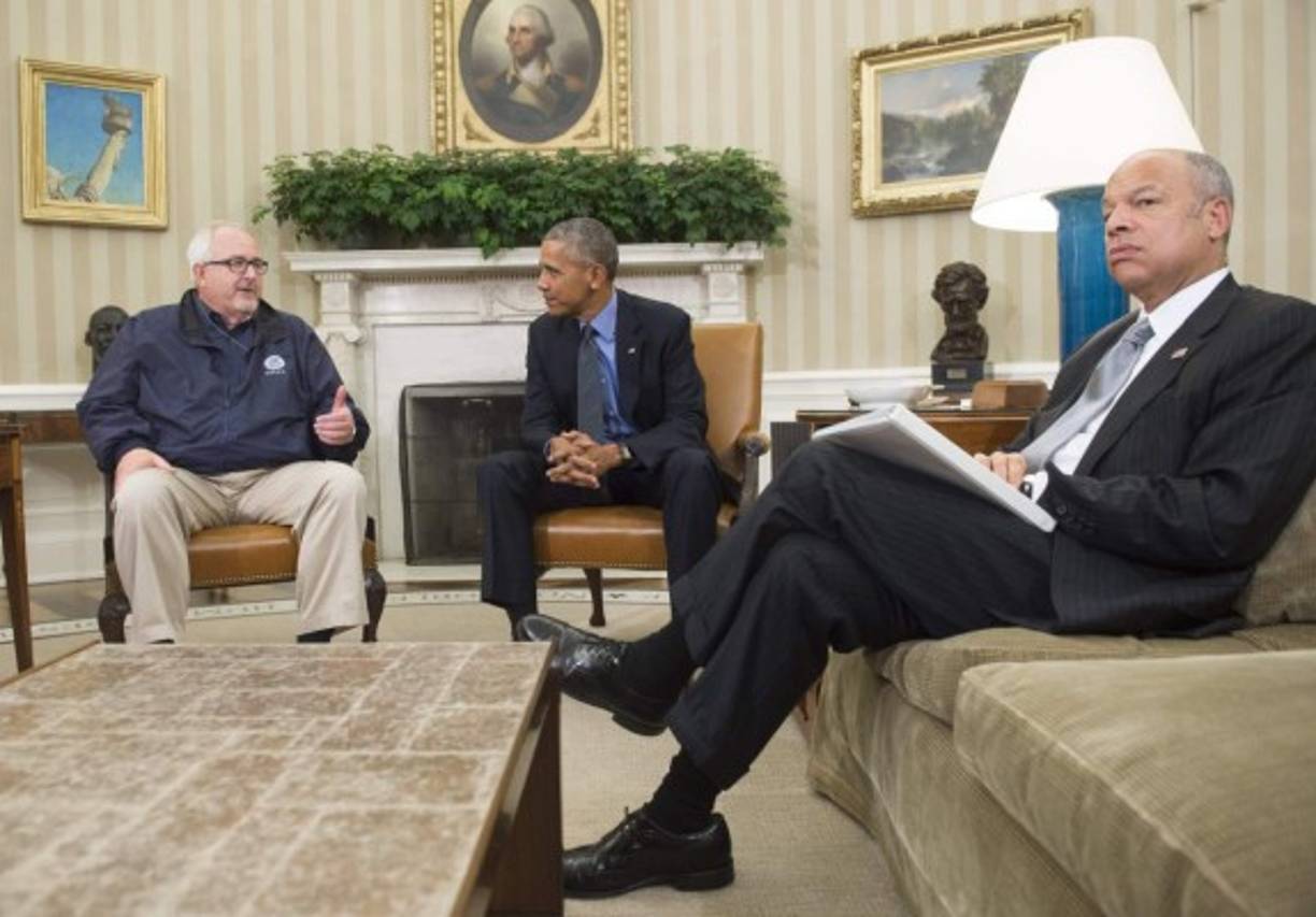 Barack Obama se reunió con Craig Fugate, administrador de la Agencia Federal de Manejo de Emergencias (Fema, por su sigla en inglés). El mandatario advirtió que el huracán todavía es 'peligroso'.