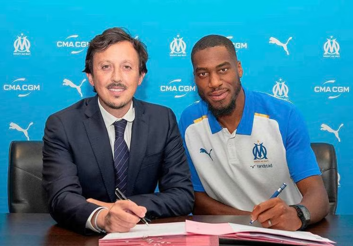 Geoffrey Kondogbia, centrocampista del Atlético de Madrid durante las últimas tres temporadas, completó este viernes su traspaso al Olympique de Marsella, según anunciaron ambos clubes.