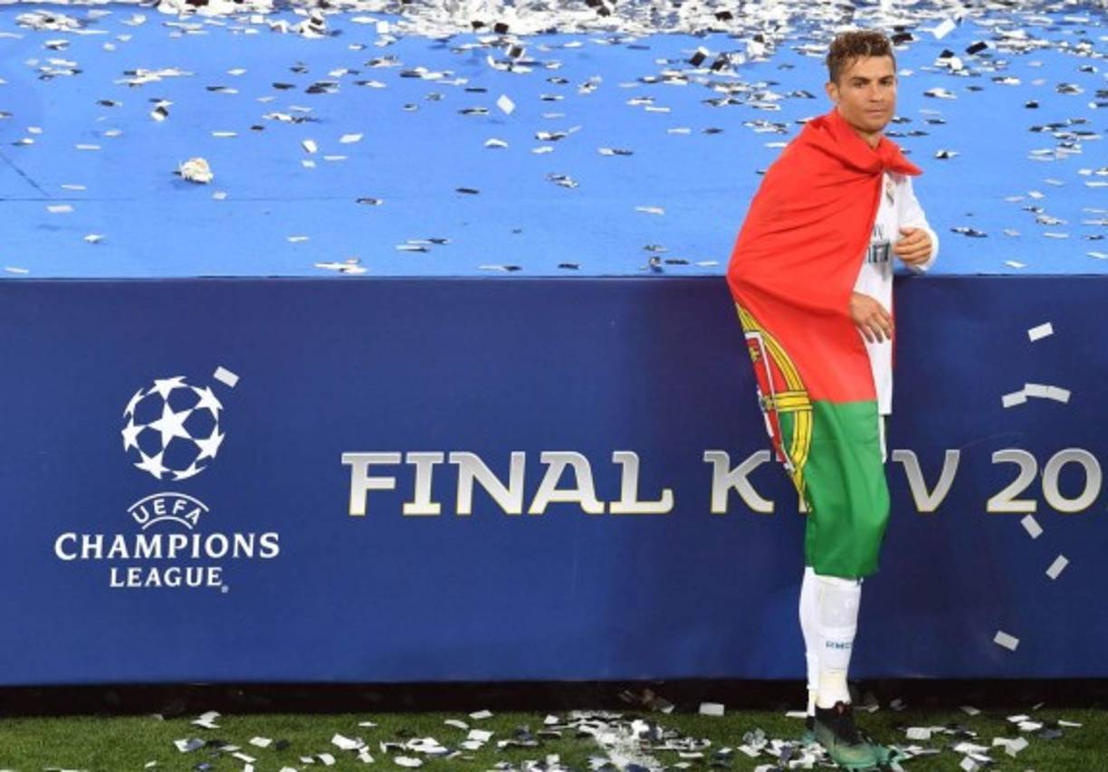 'Fue muy bonito estar en el Real Madrid, en los próximos días yo hablo', dijo el delantero portugués, afirmando que 'voy a disfrutar con mis compañeros y en los próximos días daré una respuesta', fueron las palabras de Cristiano Ronaldo dejando entrever una posible salida del club.