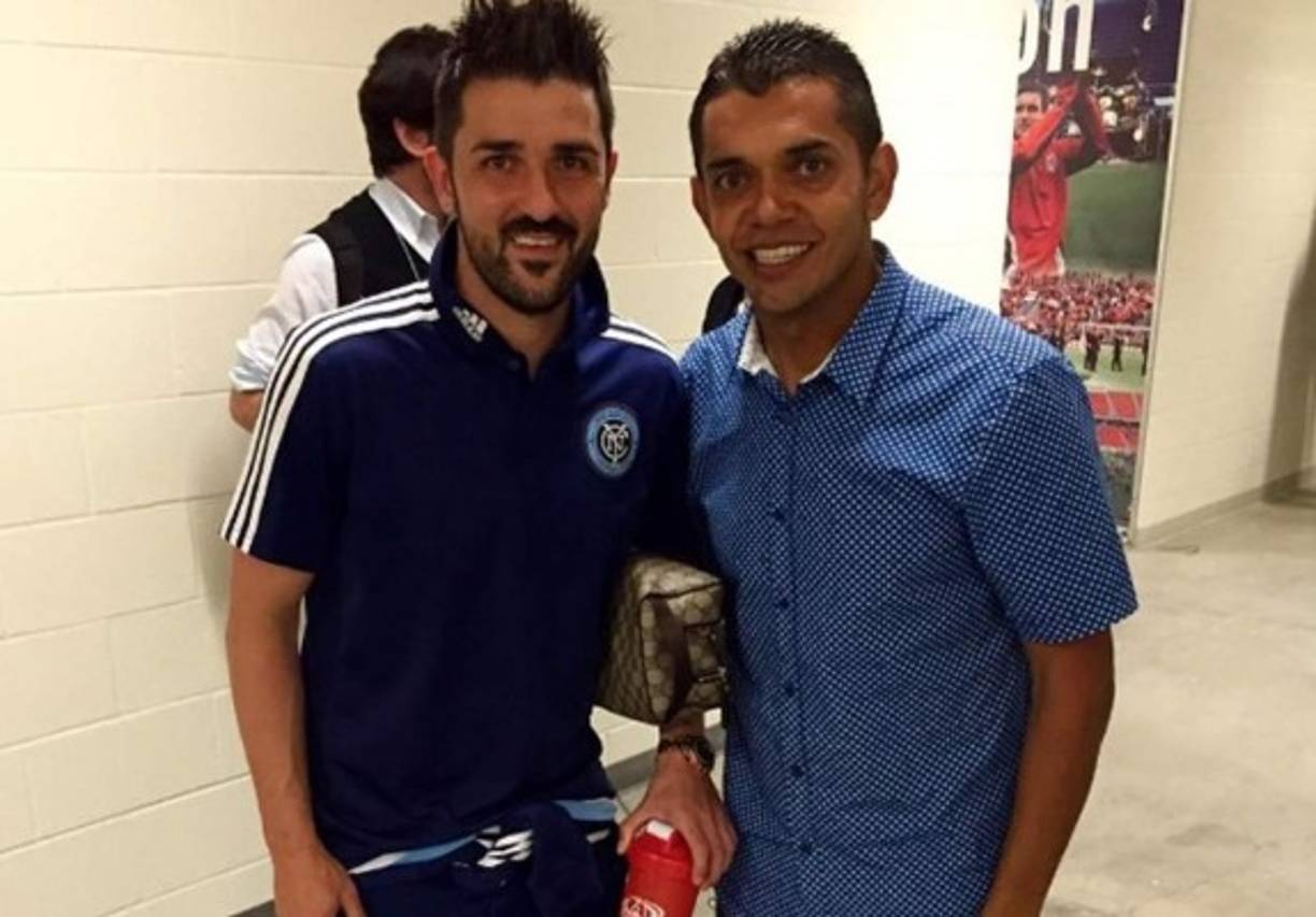'El Lobo' Guevara junto al hoy jugador del New York City, el español David Villa.