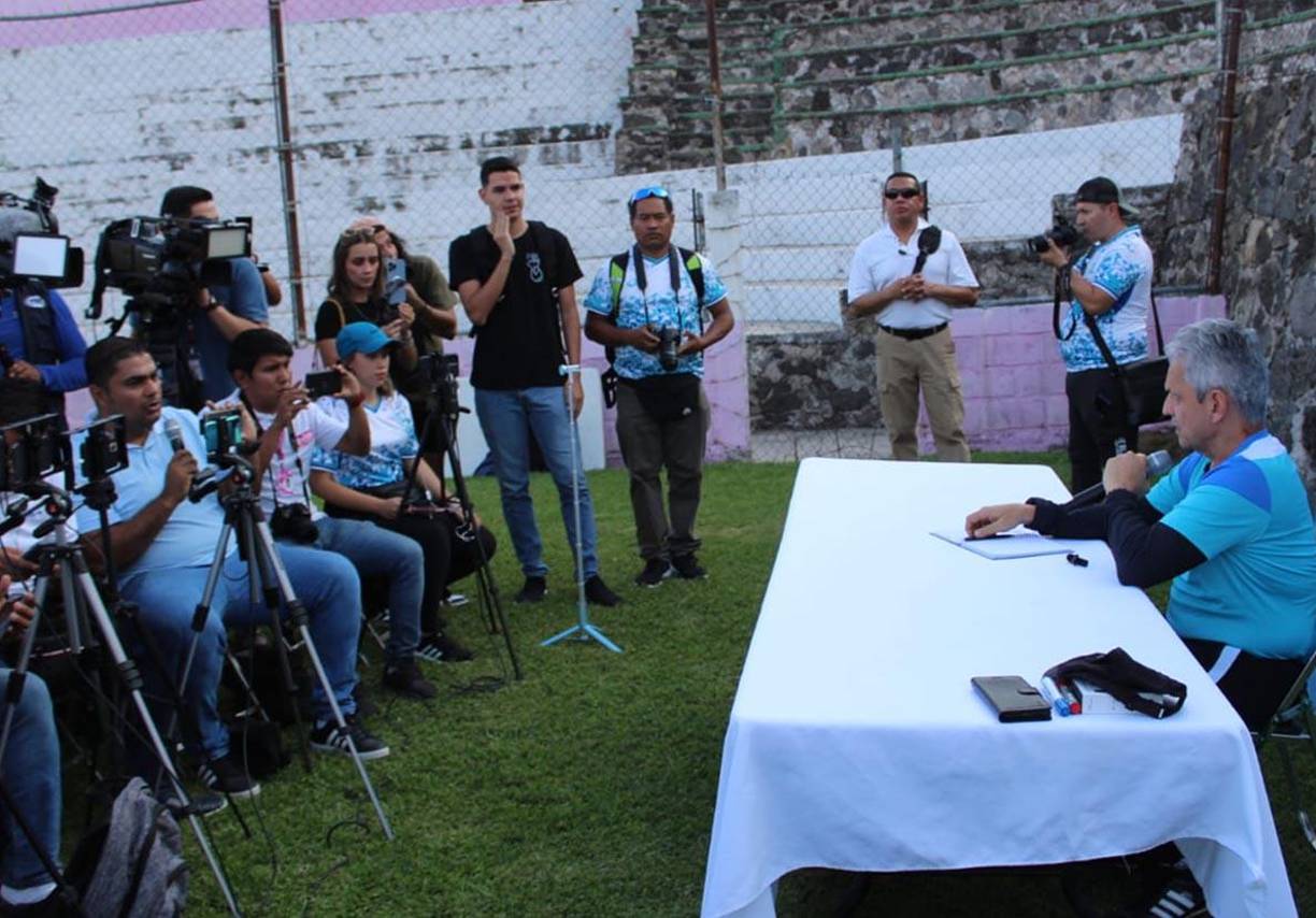 Reinaldo Rueda atendió a la prensa deportiva de forma muy amena. 