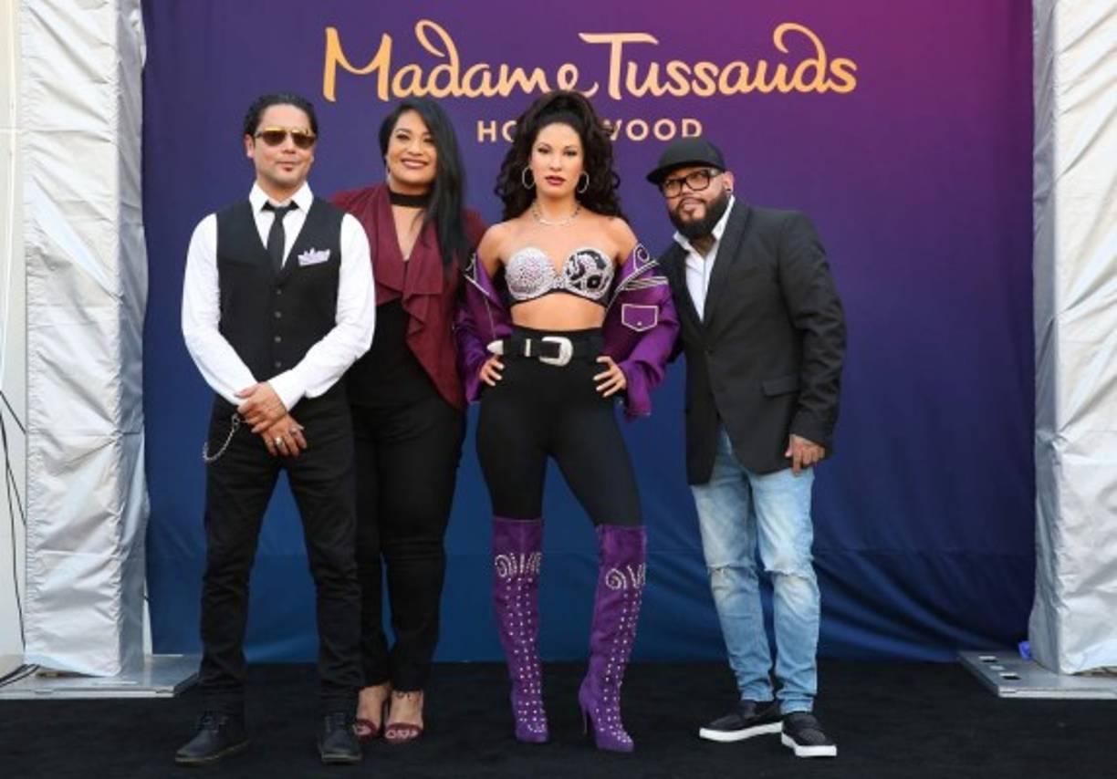 La cantante Selena Quintanilla, la recordada 'Reina de la Música Texana', fue recibida con aplausos, como en vida, al desvelarse su figura de cera en el Museo Madame Tussauds de Hollywood.