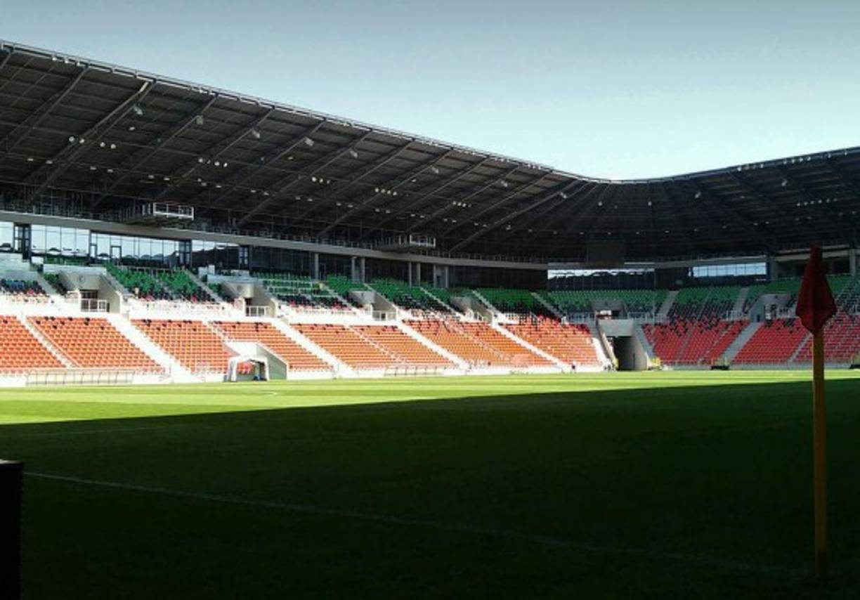El Estadio Municipal de Tychy está ubicado en la ciudad de Tychy, Silesia, Polonia.