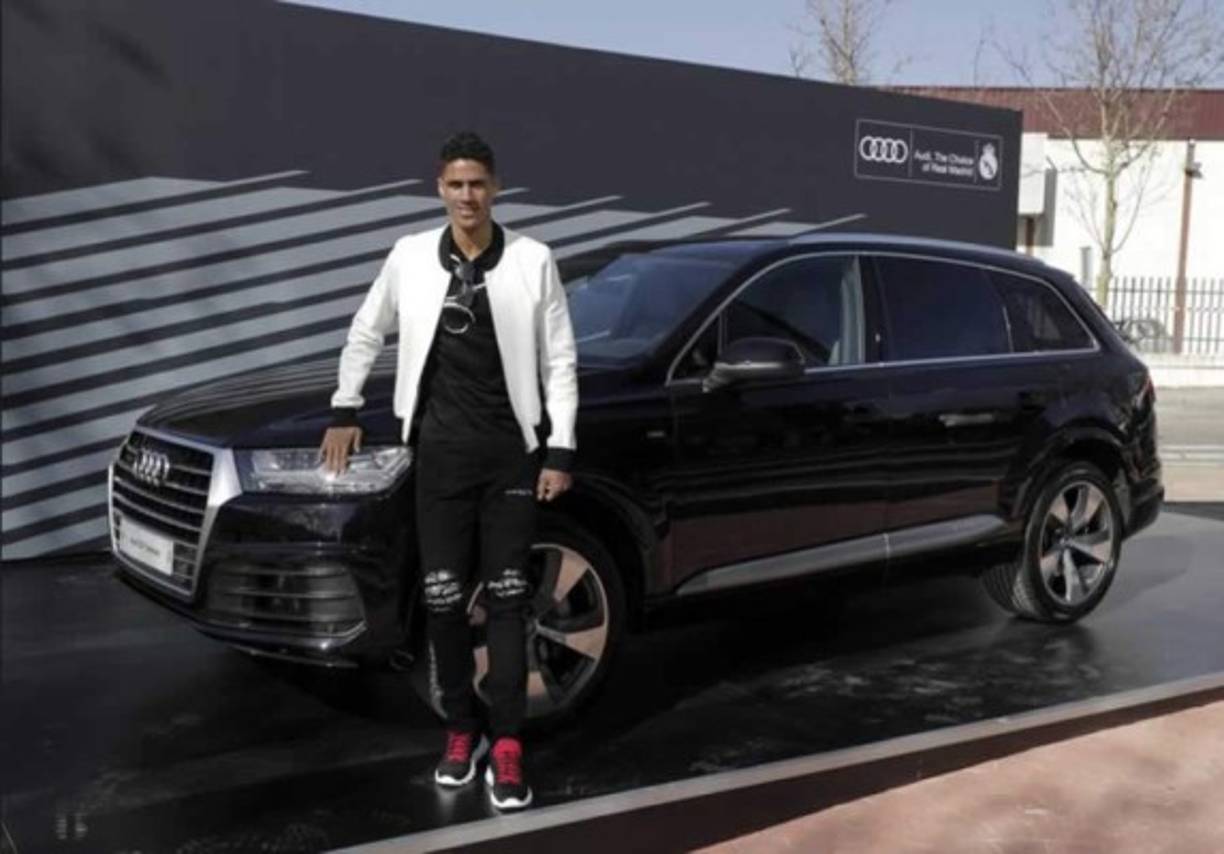 Raphael Varane eligió el modelo Q7 50 TDI quattro tiptronic en color negro orca con un precio de 74110 euros.