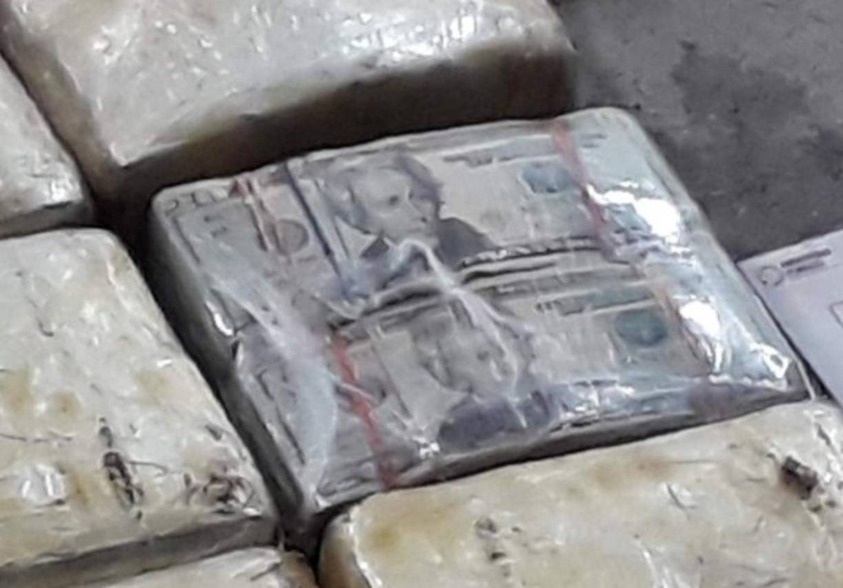 El dinero decomisado se trasladó a Comayagua en donde se contarán los 20 paquetes de dólares en la sede del Ministerio Público.