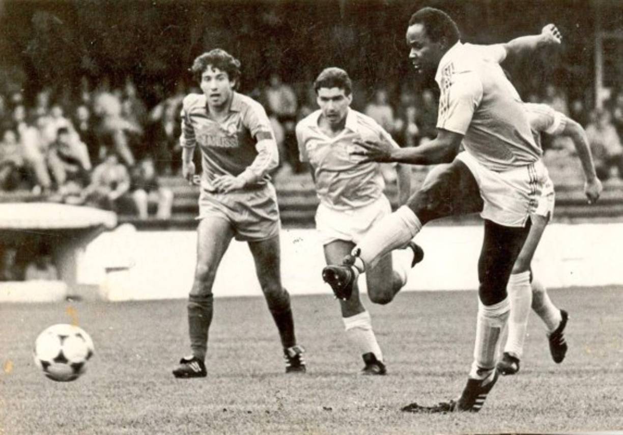 Gilberto Yearwood: El ex defensor militó en la Liga de España con el Elche y Valladolid entre los años de 1977 a 1983, inclusive estuvo en el Tenerife. Fue uno de los que más destacó.