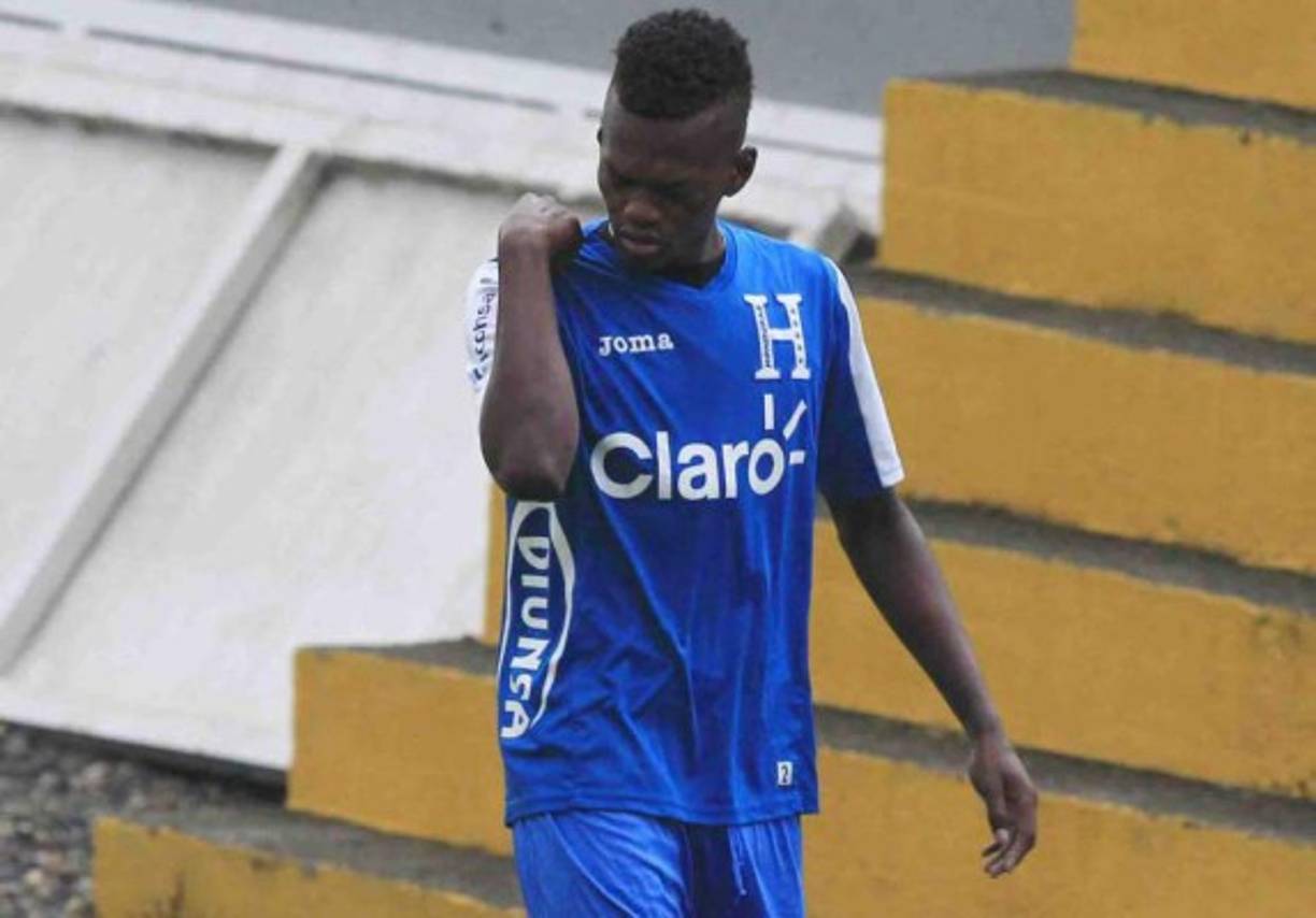 Félix Crisanto: Será uno de los cambios en el 11 titular de Honduras para enfrentar a El Salvador. Estará como lateral por la banda derecha.