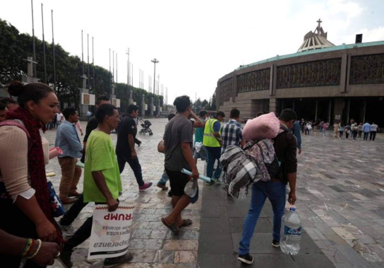 Un equipo de abogados procedente de México y Estados Unidos ha brindado de manera gratuita apoyo a los migrantes para que conozcan sus derechos y los pasos a seguir para tramitar sus visas en México o pedir asilo en Estados Unidos.<br/>