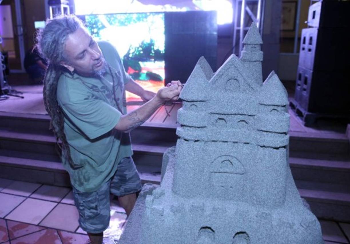 Figuras de arena al estilo de Roatán .