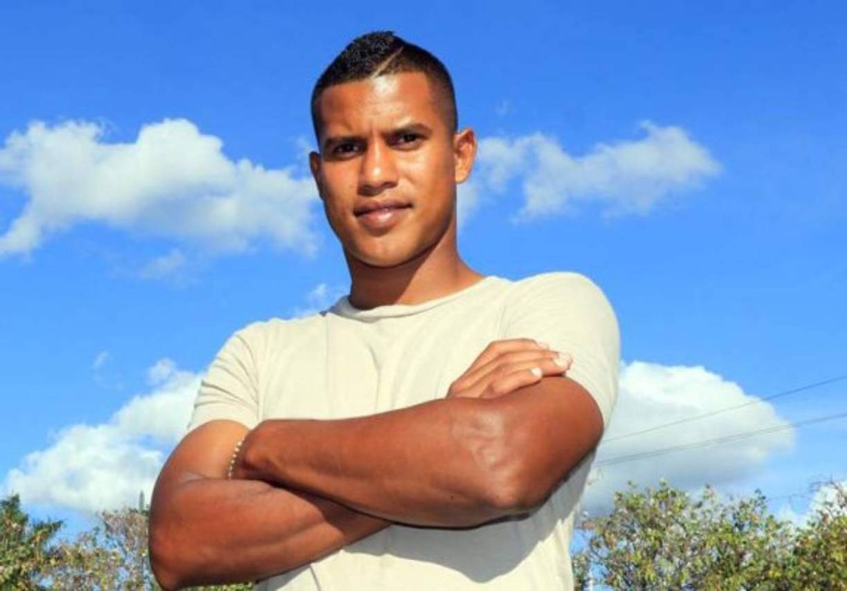 Tras varias polémica debido a un mal entendido con Pinto, Óscar Salas fue incluído para estar en tierras brasileñas. El volante del Olimpia es llamado a ser una de las figuras.