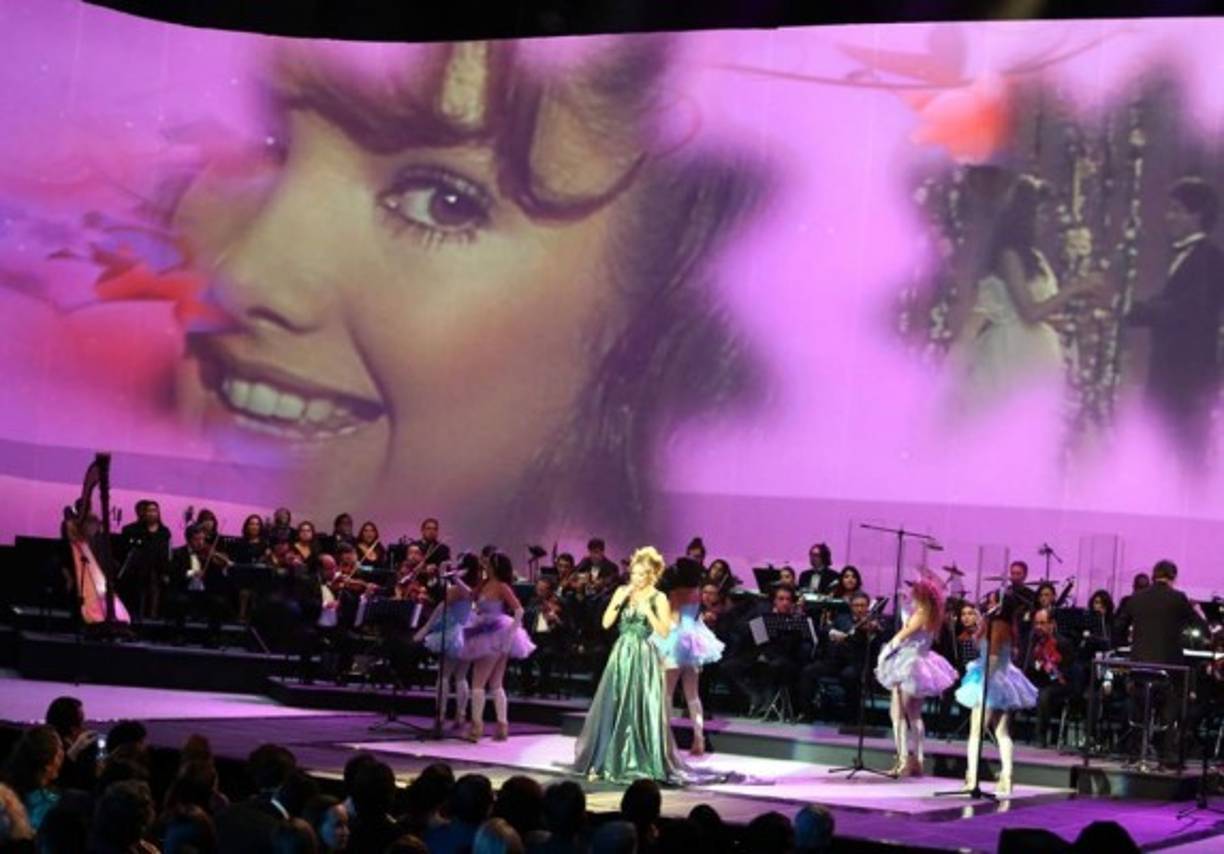 Thalía recordó temas como 'Quinceañera'