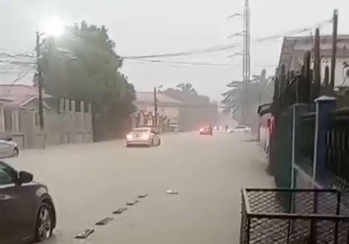 Las principales vías, en el casco urbano del municipio, se encuentran anegadas de agua por las intensas precipitaciones. 
