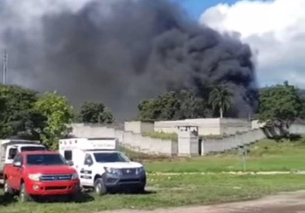 Sí se ha confirmado al menos siete reclusas heridas que fueron trasladadas de urgencia al hospital Escuela Universitario, de Tegucigalpa. 