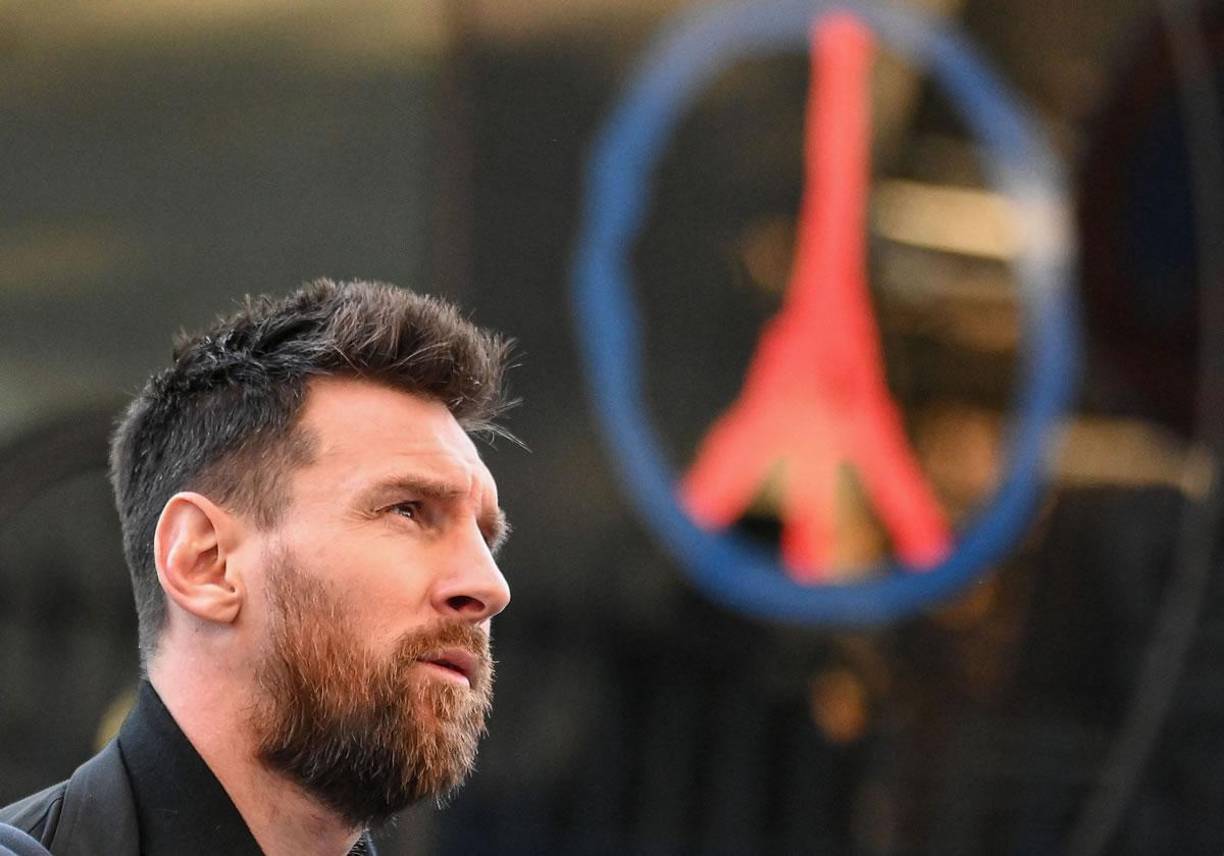 Leo Messi se disculpó con sus compañeros y el club a través de un video que publicó en sus redes sociales, explicando que creyó que tenían día libre, como suele ocurrir los lunes.