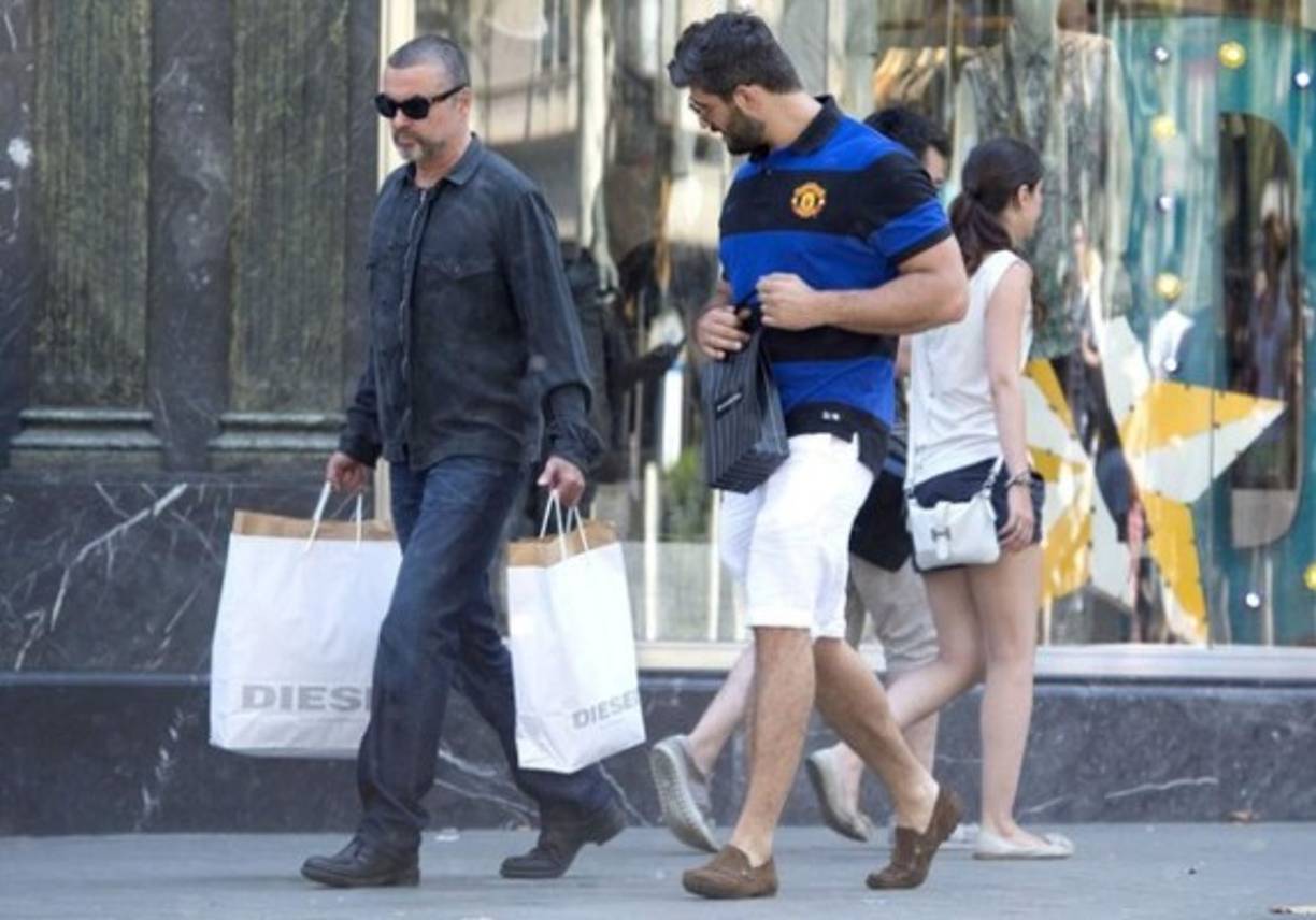 El estilista Fadi Fawaz y George Michael durante sus vacaciones en Barcelona.