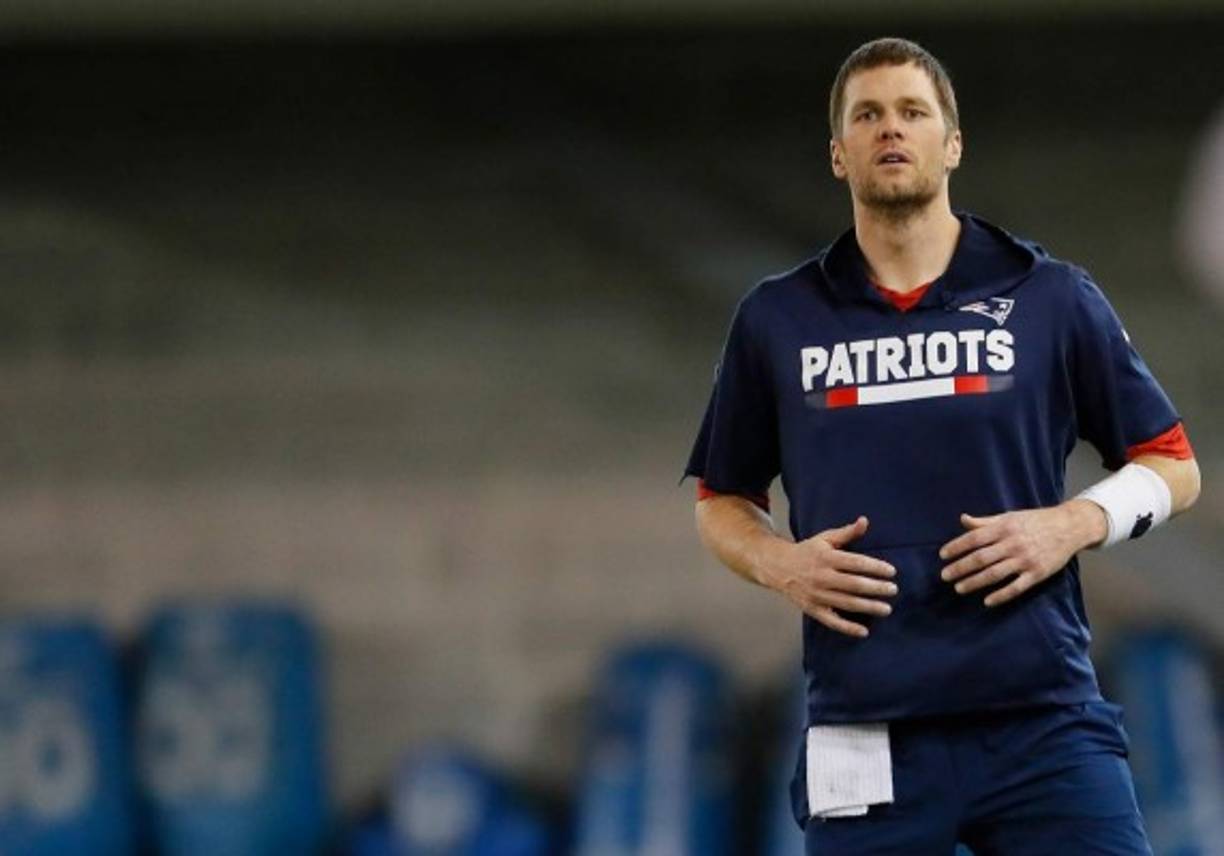 Así fue el inicio de Tom en los Patriots<br/><br/>Robert Kraft, dueño de los New England Patriots, recuerda con lujo de detalles el primer día de Tom Brady en el equipo con sede en Boston. 'Señor Kraft, mi nombre es Tom Brady', dijo el número 12. <br/><br/>'Lo sé, te elegimos en sexta ronda', respondió el jefe. 'Así es, el jugador de sexta ronda que será la mejor decisión que esta franquicia haya tomado en su historia'. <br/><br/>Si alguien que tenía fe en Brady, además de Kraft y el entrenador Bill Belichick, era el propio Tom.