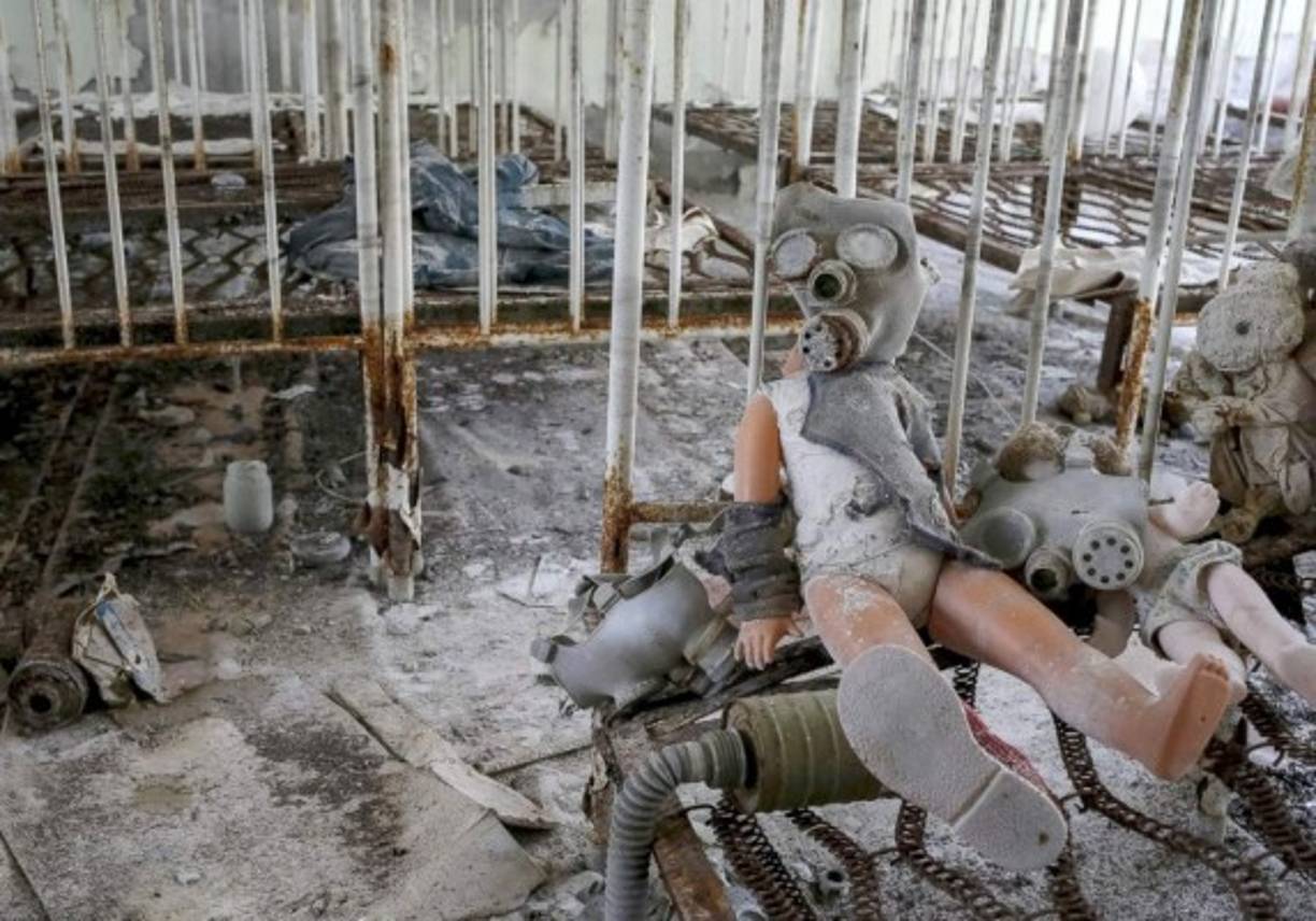 Imagen de un hospital en Pripyat tras su abandono. Imagen tomada de http://abcnews.go.com/International/photos/haunting-images-chernobyl-38017323/image-38017324