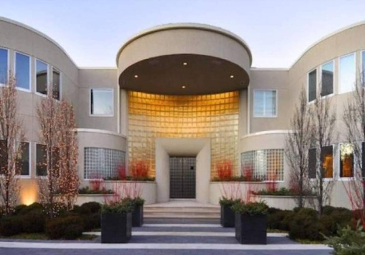 ‘’Cuando tienes una propiedad tan específica y tan customizada, la venta se convierte en una batalla cuesta arriba. Tampoco ayuda la ubicación de la propiedad’’, opinó el experto.