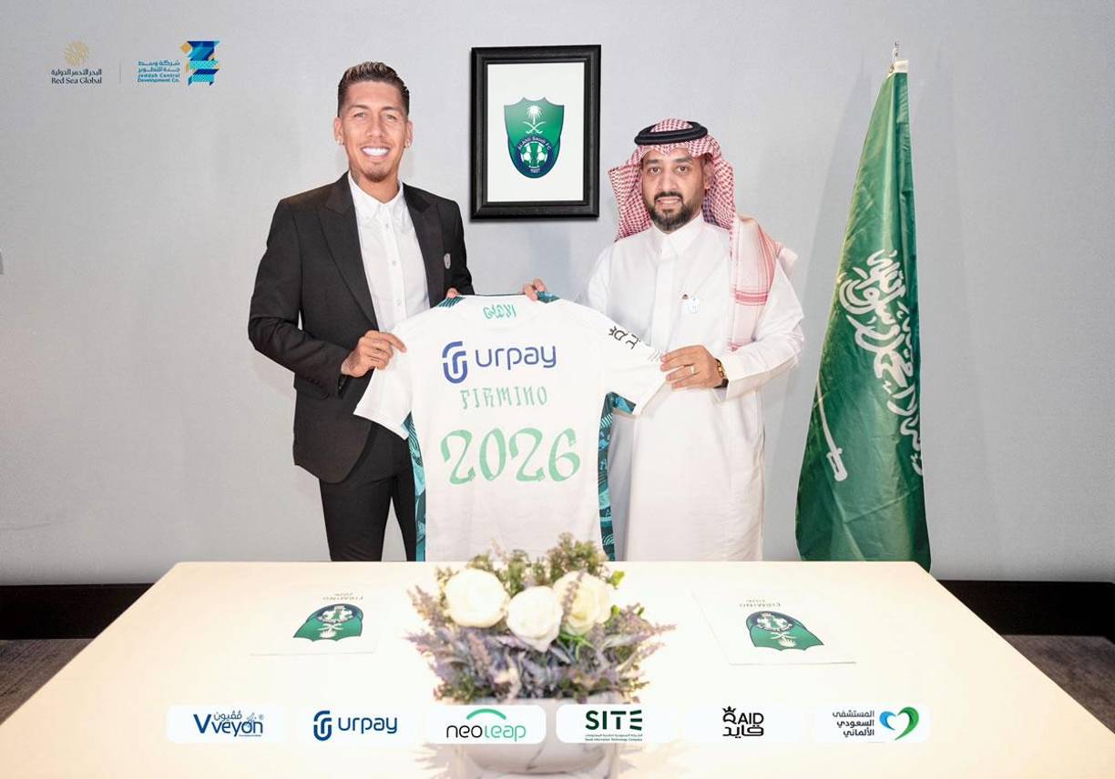 Roberto Firmino ha sido presentado oficialmente como nuevo jugador del Al-Ahli, de Arabia Saudita. El delantero brasileño ha firmado hasta 2026, después de pasar las últimas ocho temporadas en el Liverpool.