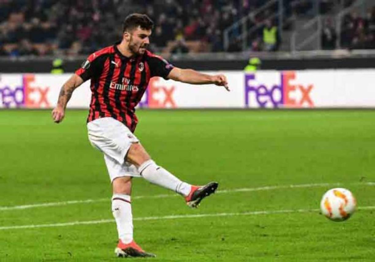 Patrick Cutrone: El periodista italiano Gianluca Di Marzio asegura que el Wolverhampton de la Premier League de Inglaterra está preparando una oferta por el delantero italiano.