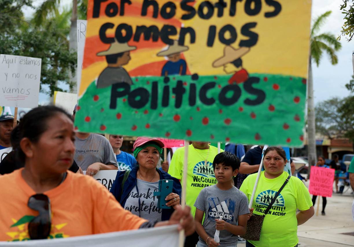 Más temprano, en Miami, la Coalición Americana de Inmigración Empresarial también compartió con diferentes sectores estrategias nacionales para la defensa de las personas afectadas por la legislación, informó Telemundo.