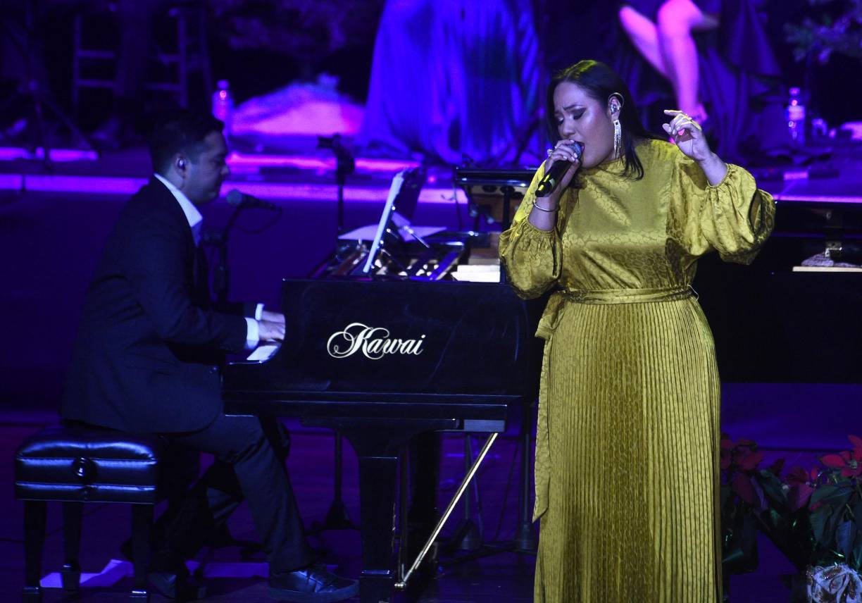 La violinista y cantautora Dubis Oviedo fue parte del espectacular concierto de Más Música Más Esperanza.