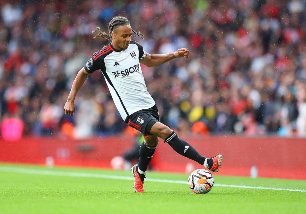 Bobby De Cordova-Reid, el número 10 del Fulham de la Premier League. Es el creador de juego en los Reggae Boyz.