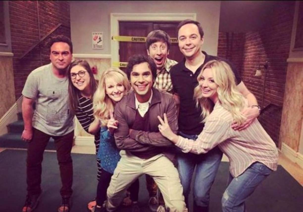 Los productorres de la exitosa serie de comedia 'The Big Bang Theory' anunciaron esta semana que la próxima temporada del programa, la duodécina, será en efecto la última.<br/>Sin embargo, a lo largo de estos 12 años, han ido surgiendo una serie de preguntas que esperamos que esta última temporada pueda finalemte responder.<br/>Estas son nueve de ellas.