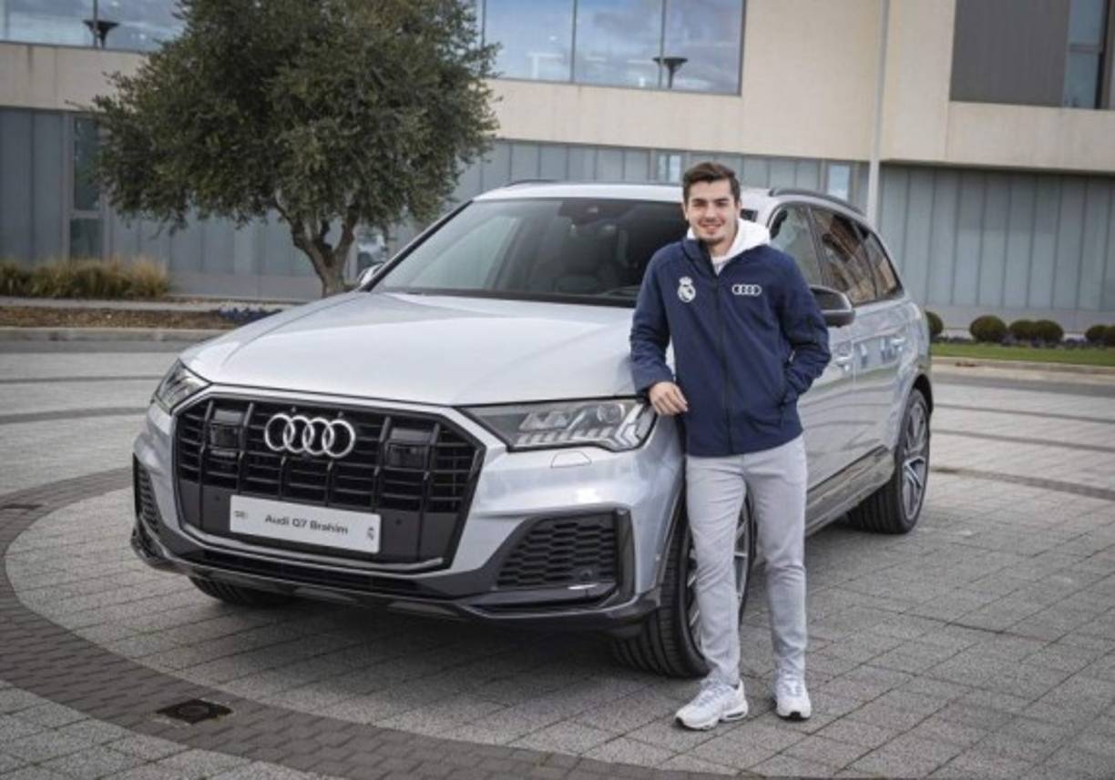 Brahim Díaz - El centrocampista español eligió el Audi Q7 50 TDI quattro tiptronic con un valor de 72.850 euros.