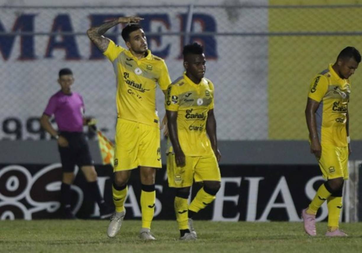 La curiosa celebración de Ramiro Rocca tras su gol ante los progreseños.
