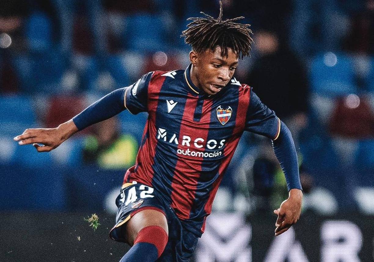 Buba Sangaré, extremo español de 16 años deja al Levante para jugar en la Roma de la Serie A italiana.