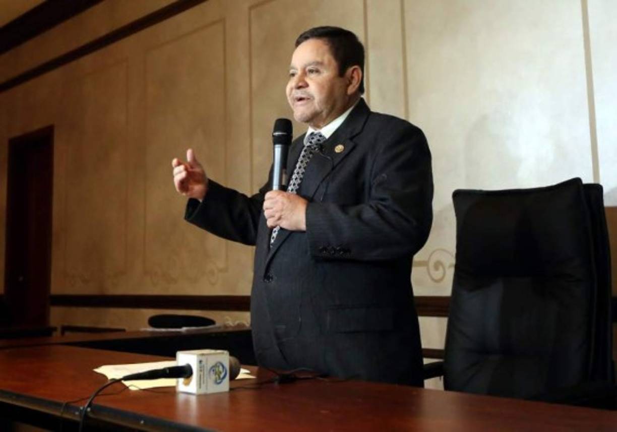 La Fiscalía supone responsable a Rivera Avilés de 131 delitos de abuso de autoridad y 60 de malversación de caudales públicos.