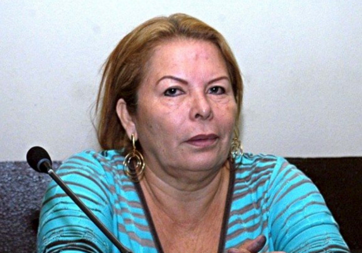 Sebastiana Cottón Vásquez vivió sus primeros años como una campesina de escasos recursos y sin apenas educación formal en el pueblo de Malacatán, en la frontera de Guatemala con México. Fue considerada como una de las jefas más violentas del narco en su país. “La Tana” fue socia de los hermanos Lorenzana, unos de los narcos más poderosos de Guatemala por aquel entonces. 