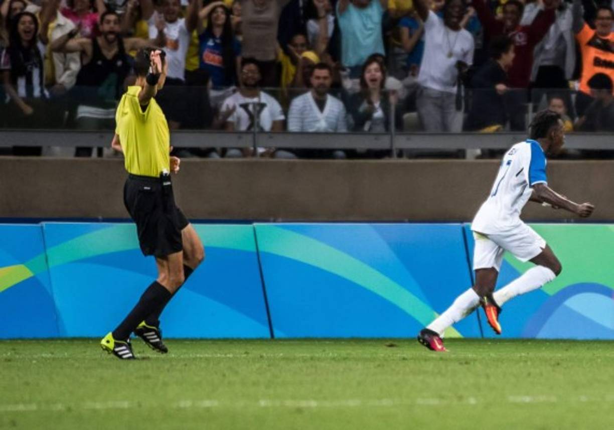 Alberth Elis celebra un gol contra Core del Sur que puso ambiente en Río 2016.