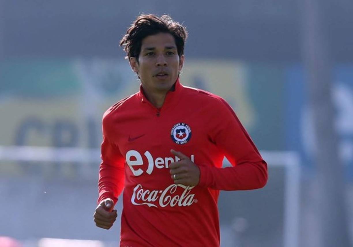 El chileno Matías Fernández firmó con el Milan.