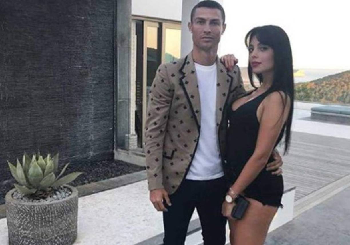 MADRID, SPAIN - DECEMBER 05: Cristiano Ronaldo and his girlfriend Georgina Rodriguez attending Alejandro Sanz's concert on December 5, 2016 in Madrid, Spain. (Photo by Europa Press/Europa Press via Getty Images)