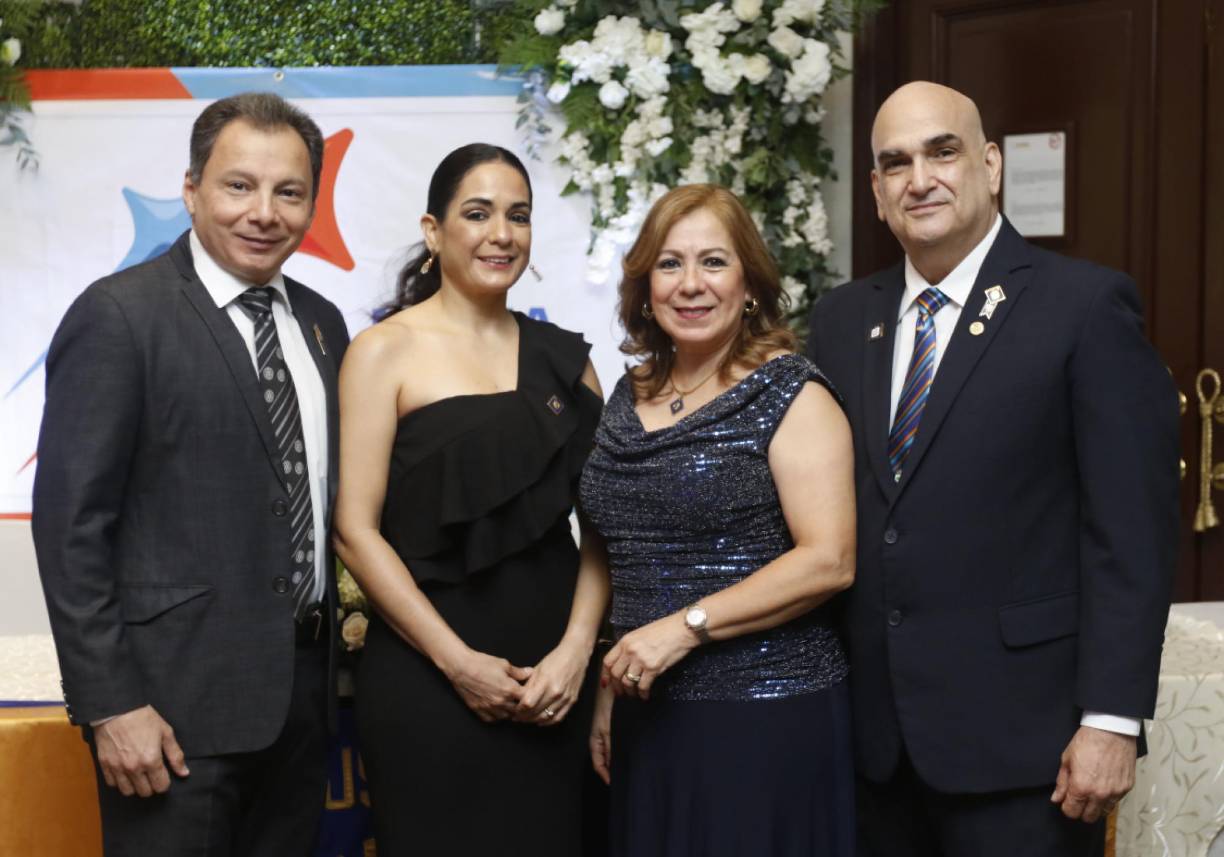 Julio Ávila, Ena, Ena y José Interiano