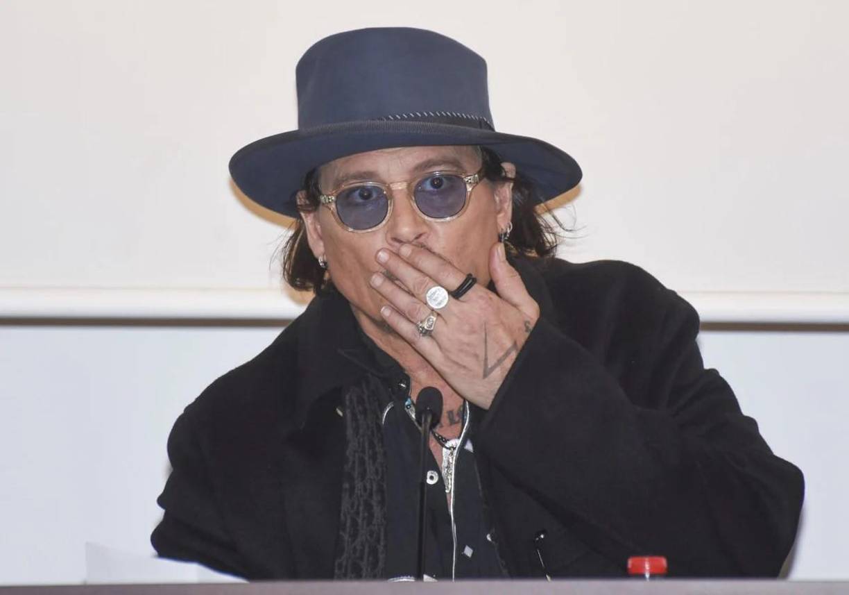 Antonia Desplat, por su parte, reconoció que su trabajo en la película fue “el que cualquier actriz soñaría hacer”, una interpretación con “tantas capas que es un honor, porque este tipo de personajes son un regalo”. “Estoy agradecidísima de que me hayan permitido interpretar este personaje”, dijo la artista, mientras que Depp consideró que lo logrado “ha sido mucho más grande” de lo que había pensado.