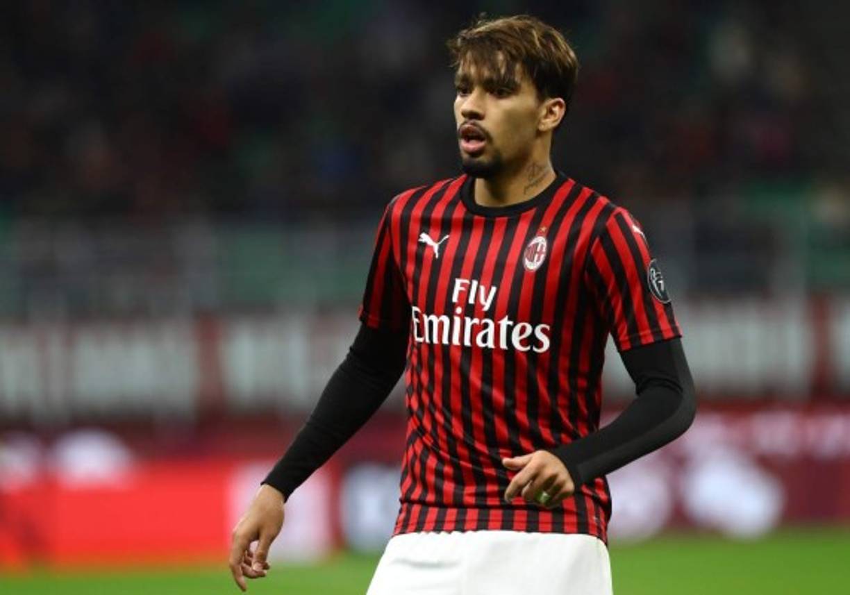 El PSG ofrece 30 millones por Lucas Paquetá según medios italianos. El centrocampista brasileño no ha terminado de darle el rendimiento esperado en el AC Milan y el conjunto italiano vería con buenos ojos la oferta del club parisino.