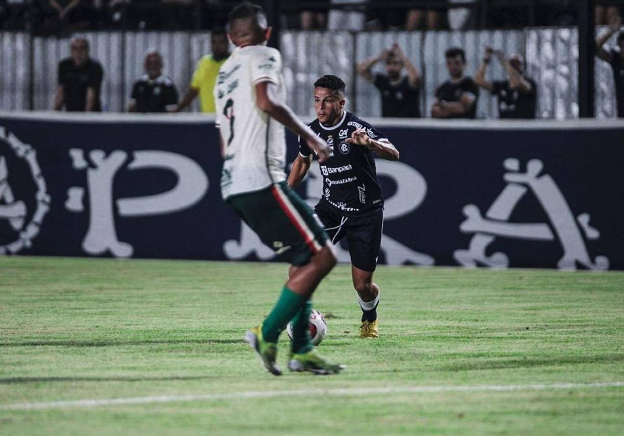 Esta temporada estuvo cedido en Rio Branco, en el interior de São Paulo, para jugar en la Série A-4 Paulista, donde acabó lesionándose en marzo y regresó al Remo, iniciando el tratamiento de su ligamento cruzado anterior.