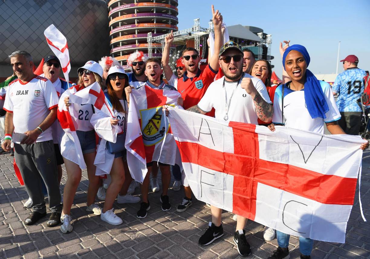 Los ingleses armaron una fiesta por el juego de su amada selección.