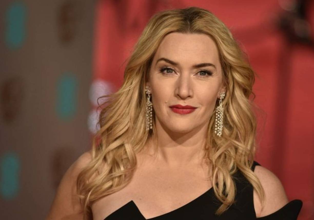 Kate Winslet, que se hizo con el premio por su papel en Steve Jobs, eligió un sobrio diseño de Antonio Berardi.