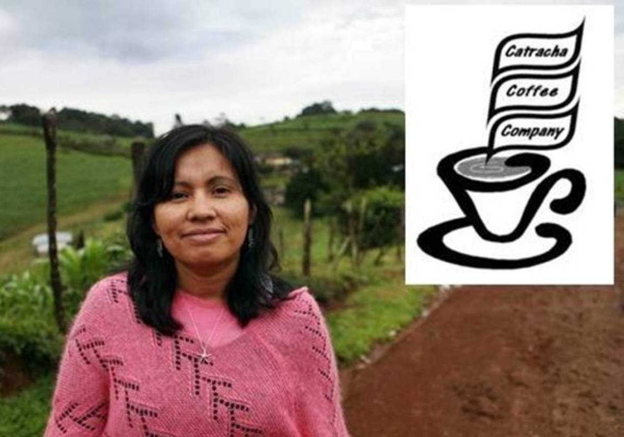 Mayra Orellana - Powell, es una hondureña nacida en Santa Elena, departamento de La Paz y que obtuvo su licenciatura en negocios en los Estados Unidos, lugar donde reside aunque su amor por Honduras es un vinculo inquebrantable y es su símbolo de identidad.<br/><br/>Mayra decidió llevar a los Estados Unidos un poco de Honduras y para ello fundó la empresa Catracha Coffee Company que lejos de ser una empresa en búsqueda de su propio beneficio, busca servir a sus paisanos y mejorar la calidad de vida de su comunidad.<br/><br/>Fuente: Honduras is great.